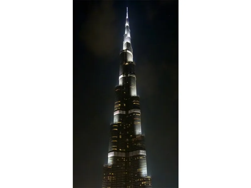 مشروع أطول مبنى في دبي